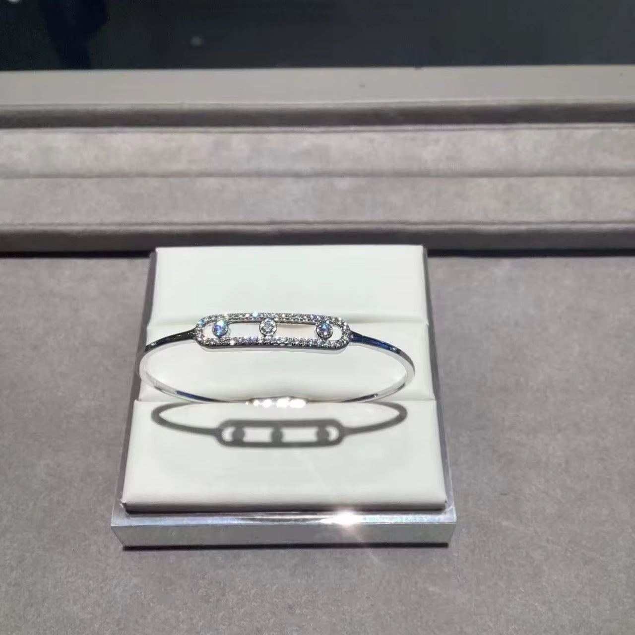 Pulsera ovalada minimalista