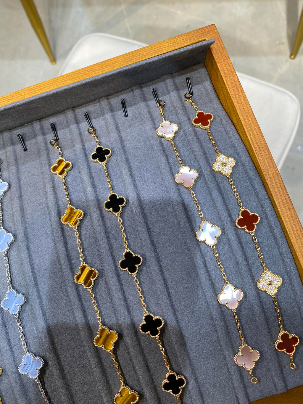 Pulsera de cinco colores