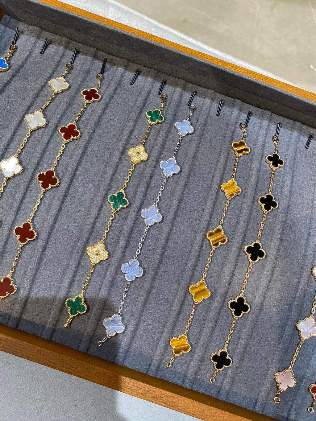 Pulsera de cinco colores