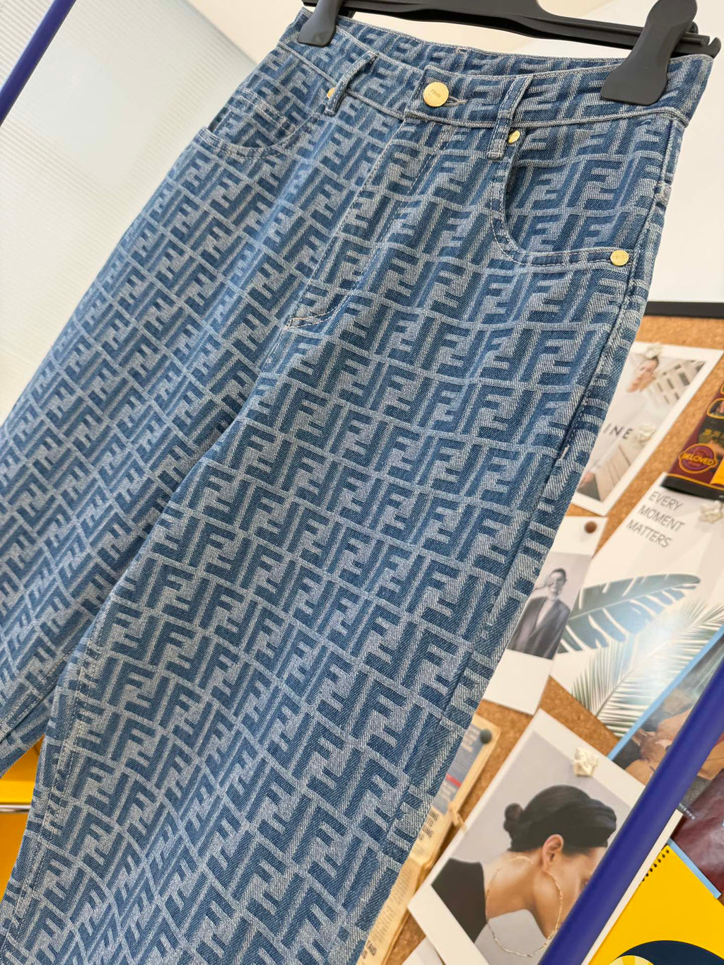 Monogramm-Muster Jeans